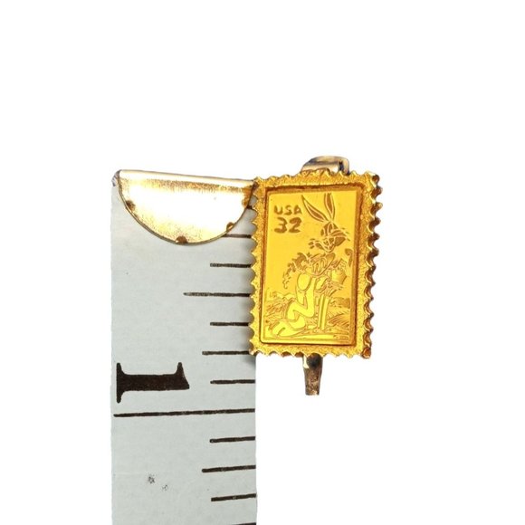 Bugs Bunny Looney Tunes Vintage Postage Stamp Pin Warner Bros 1997 Gold Tone - Picture 4 of 4